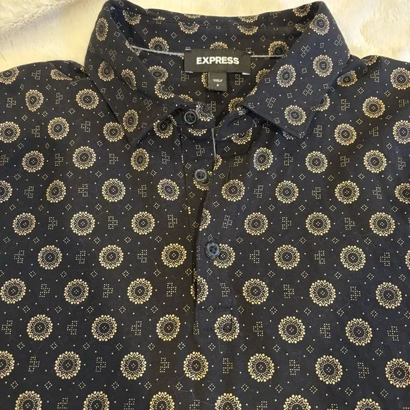 Express Men’s Black Geometric Design Polo - Picture 3 of 5
